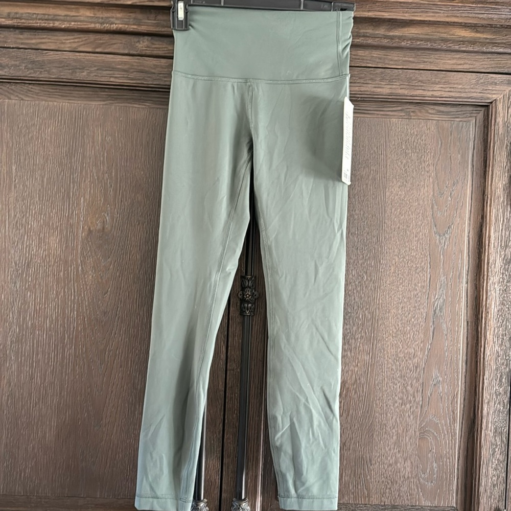 Lululemon Wunder Train HR 25” size 4 smoked spruce color